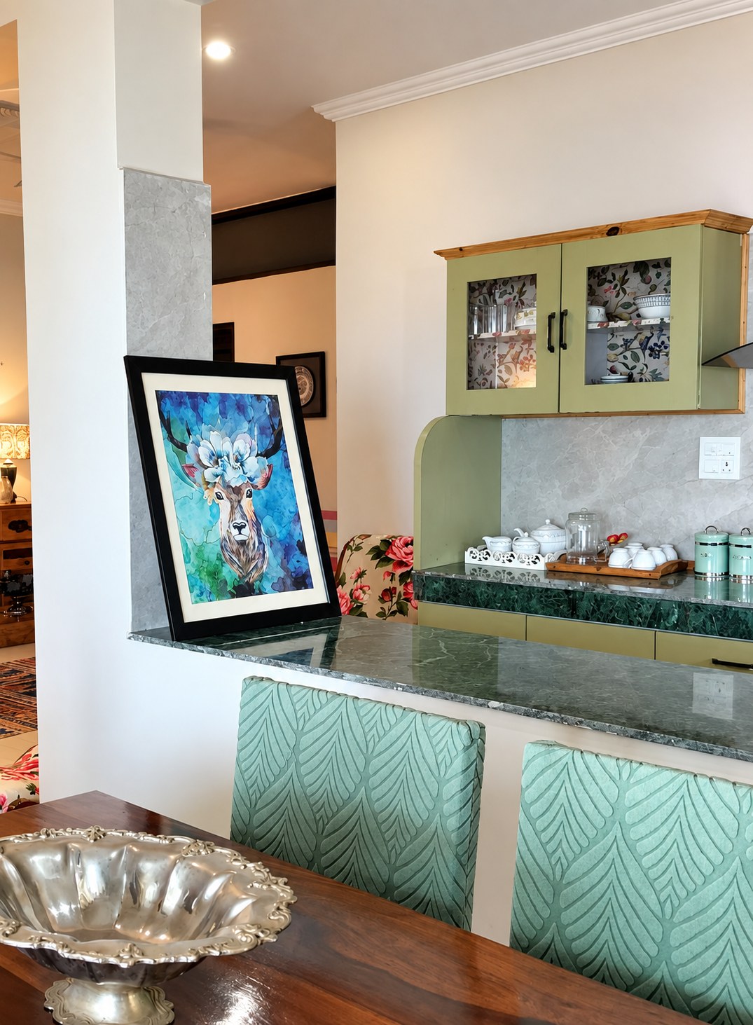 Dining & kitchen bar